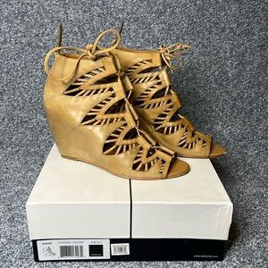 Dolce Vita Shandy Wedge Bootie, Size 9.5